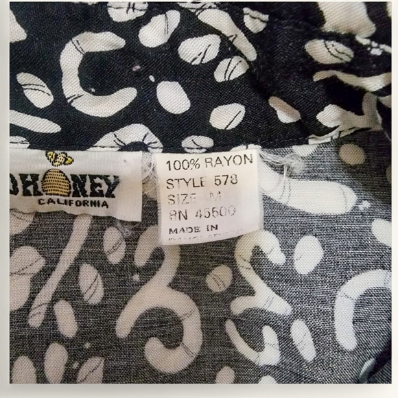 Wild Honey Vintage Tropical Print Button-Up Shirt – 90s/Y2K Rayon Blouse - Picture 6 of 6